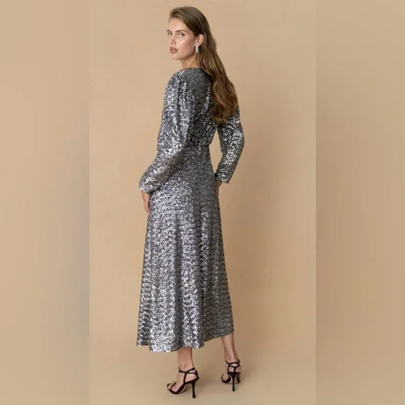 BORGO DE NOR Bernadette Silver Sequinned Dress - Picture 6 of 6